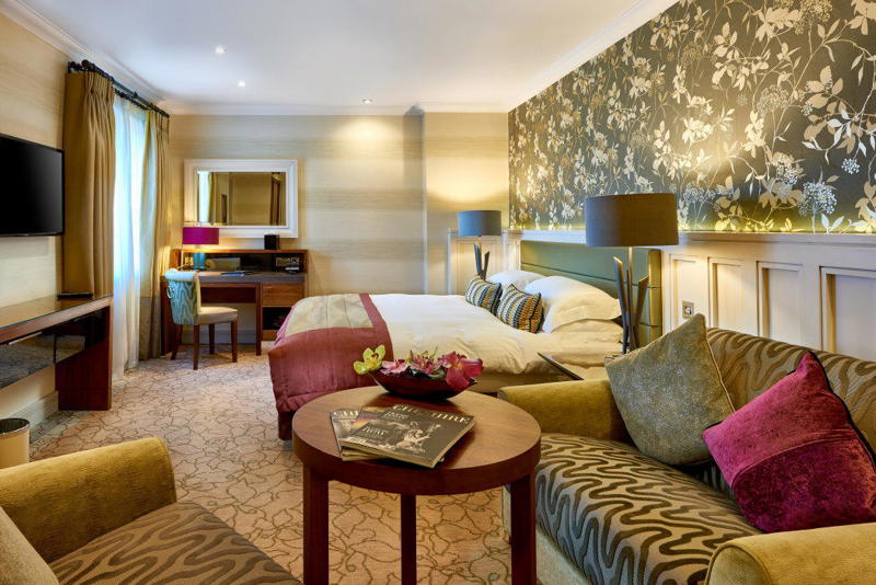 Deluxe Family Room