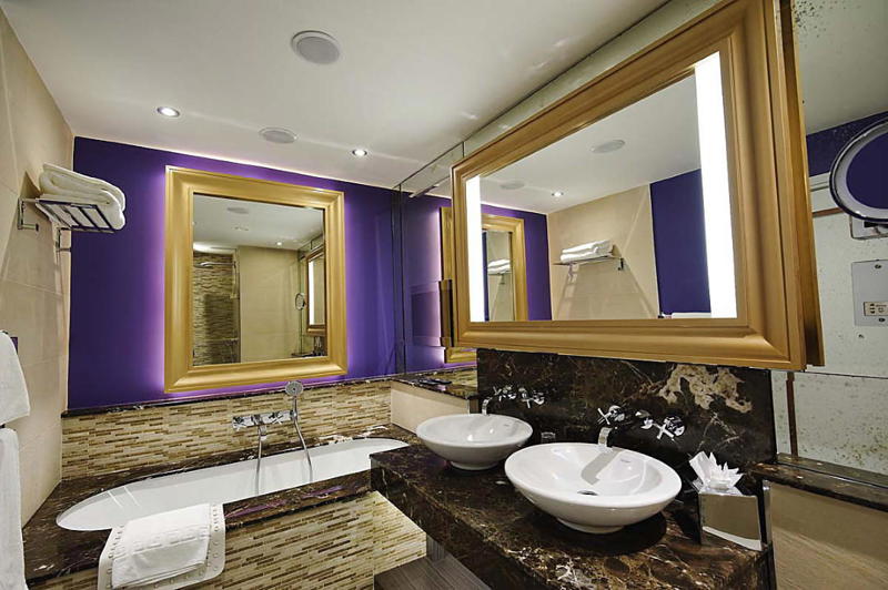 Superior King Room